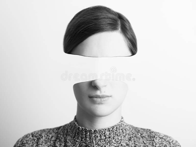 Retrato abstracto blanco y negro de la mujer del hurto de identidad