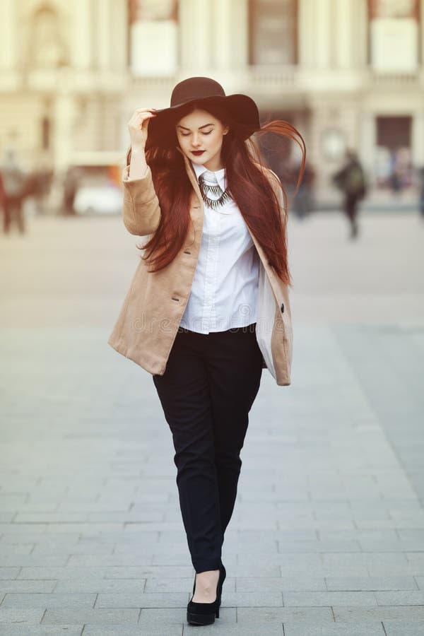 Preços baixos em Roupa para Meninas Tops