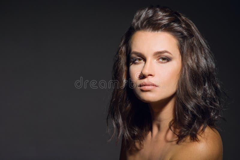 Retrato da menina moreno foto de stock royalty free Retrato da menina moreno foto de stock royalty free