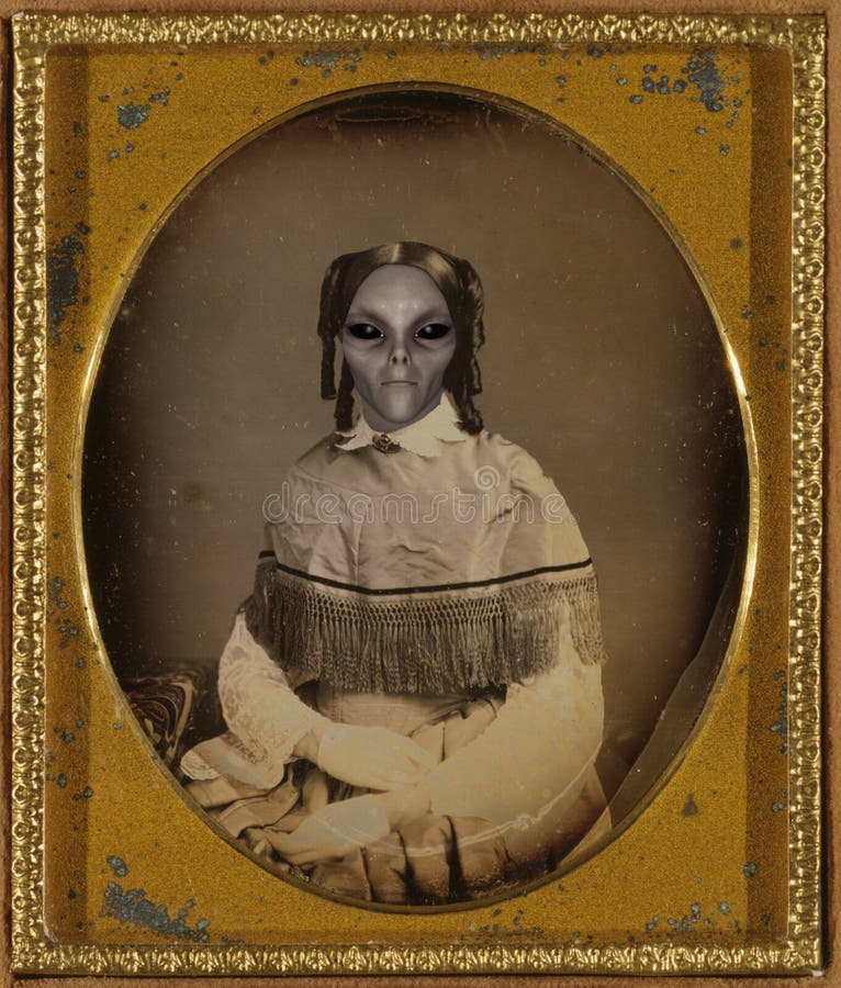 Retrato da mulher do estrangeiro de espaço do vintage foto de stock royalty free Retrato da mulher do estrangeiro de espaço do vintage foto de stock royalty free
