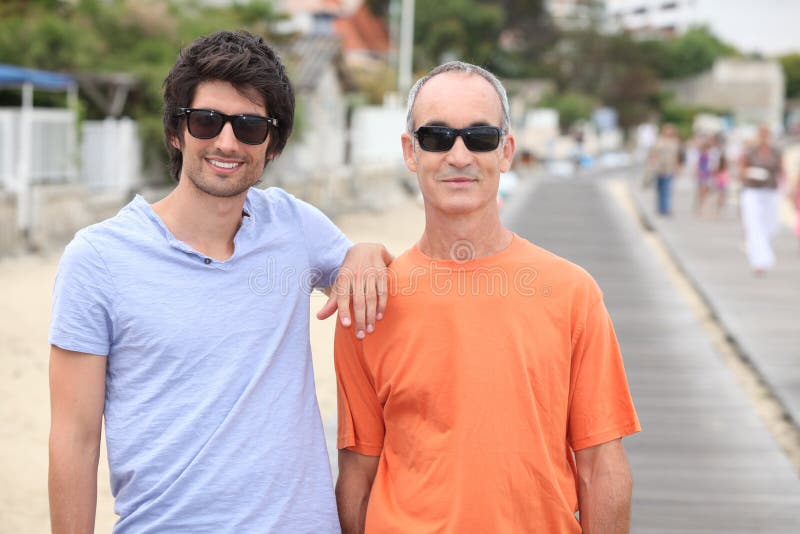 Retrato de 2 hombres imágenes de archivo libres de regalías Retrato de 2 hombres imágenes de archivo libres de regalías