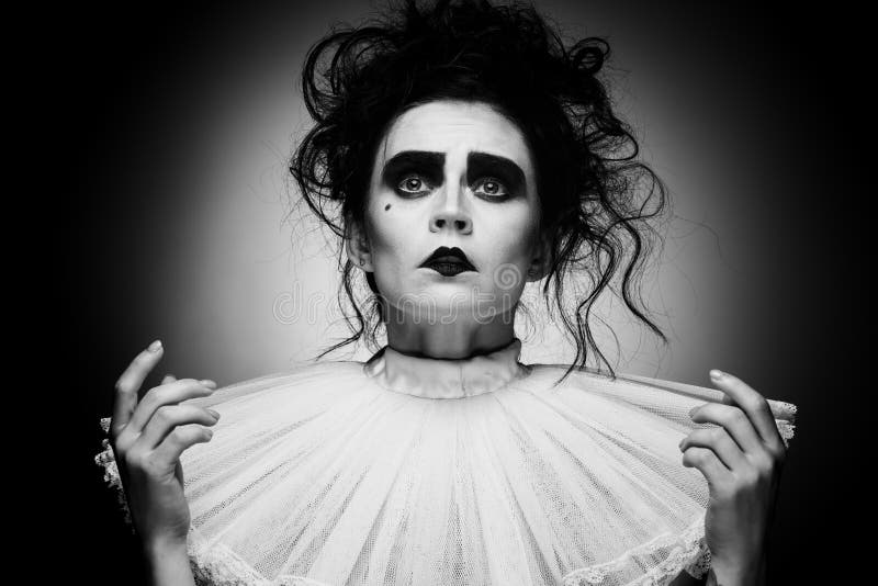 Retrato De Closeup Imagen En Blanco Y Negro De Una Mujer Artística Usando Disfraz De Fiesta De Halloween Con Maquillaje Oscuro Ais Imagen de archivo - Imagen de hada, misterioso: 231841337 Retrato De Closeup Imagen En Blanco Y Negro De Una Mujer Artística Usando Disfraz De Fiesta De Halloween Con Maquillaje Oscuro Ais Imagen de archivo - Imagen de hada, misterioso: 231841337