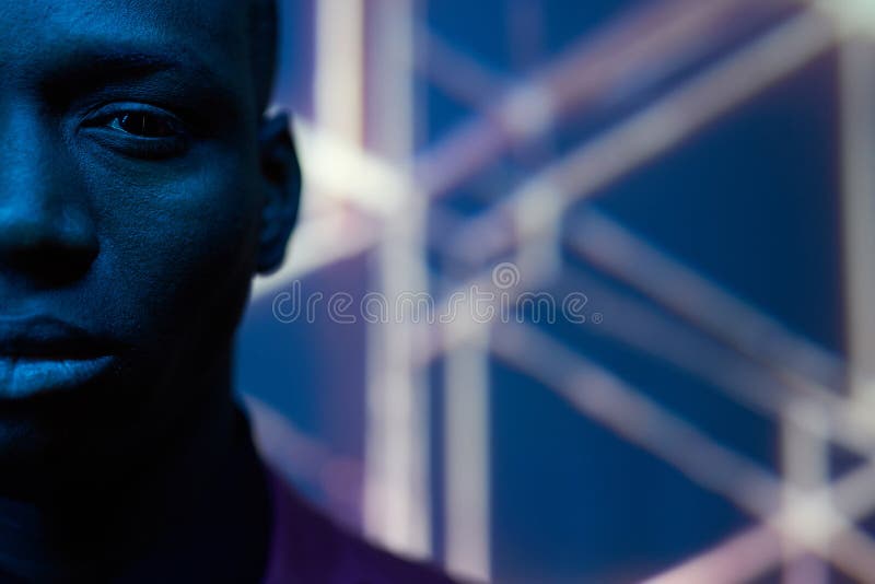 Retrato de hombre africano en estudio fotografía de archivo libre de regalías