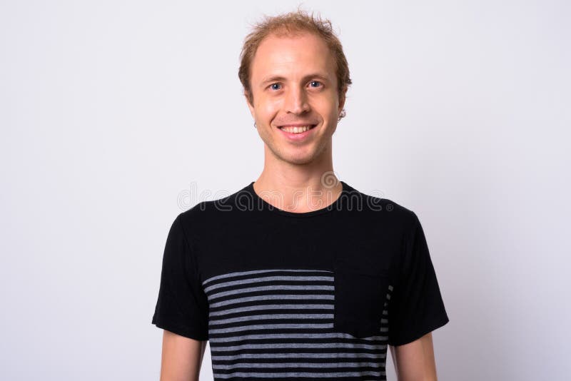 Retrato de hombre feliz con pelo rubio imagen de archivo libre de regalías