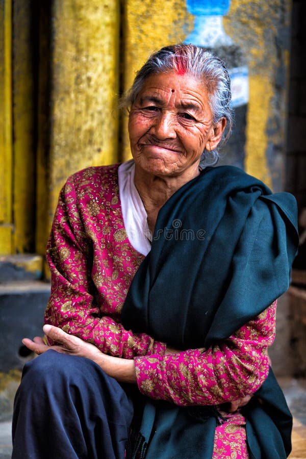 Retrato de la mujer del Nepali fotos de archivo libres de regalías Retrato de la mujer del Nepali fotos de archivo libres de regalías