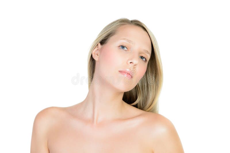 Retrato de la mujer rubia joven hermosa con la cara limpia imagen de archivo libre de regalías Retrato de la mujer rubia joven hermosa con la cara limpia imagen de archivo libre de regalías