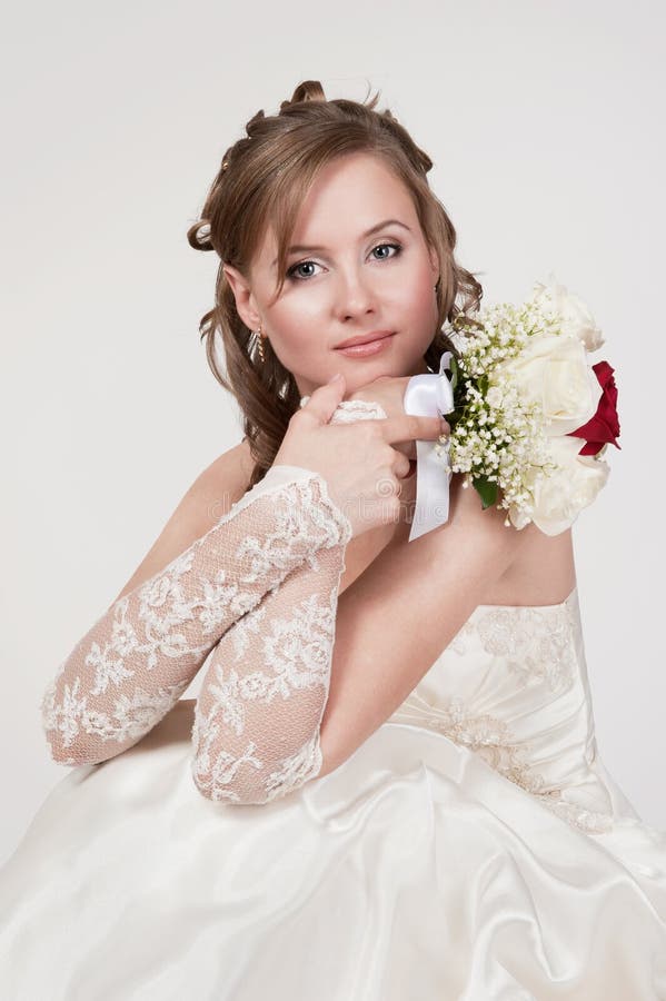Retrato de la novia joven imágenes de archivo libres de regalías Retrato de la novia joven imágenes de archivo libres de regalías