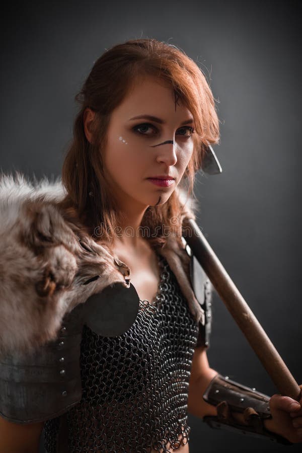 Cgi Homem Mulher Medieval Viking Vestido Fantasia fotos, imagens