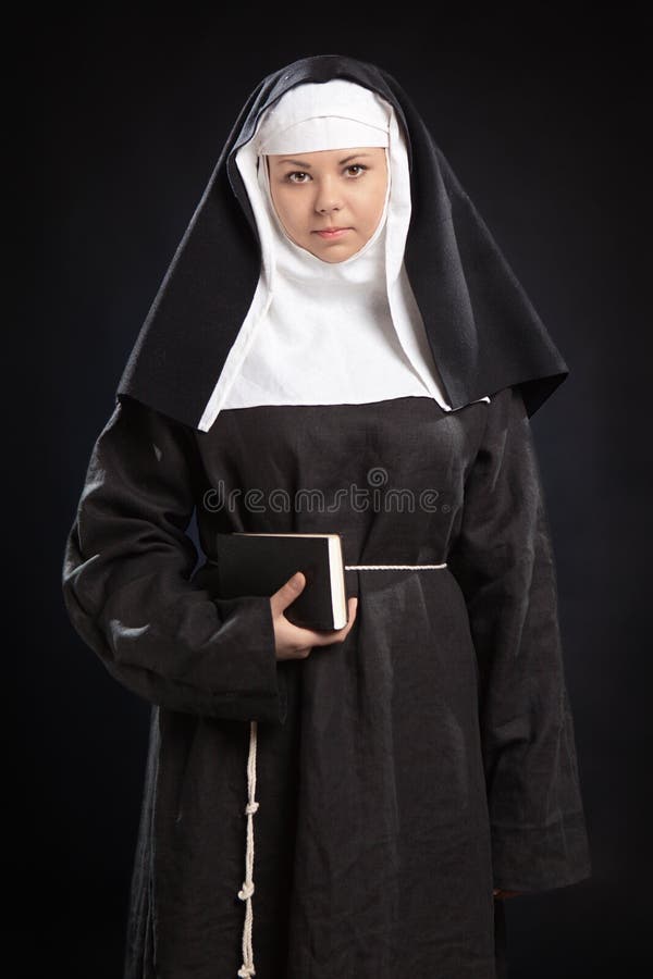 Retrato de uma freira imagem de stock royalty free Retrato de uma freira imagem de stock royalty free