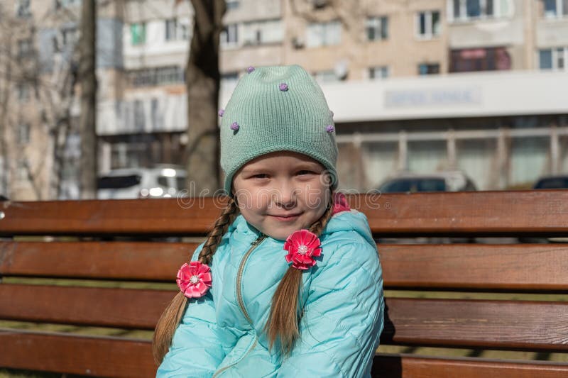 Retrato Da Menina Da Criança De 5 Anos Imagem de Stock - Imagem de