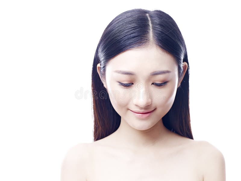 Retrato de uma jovem mulher asiática imagem de stock royalty free