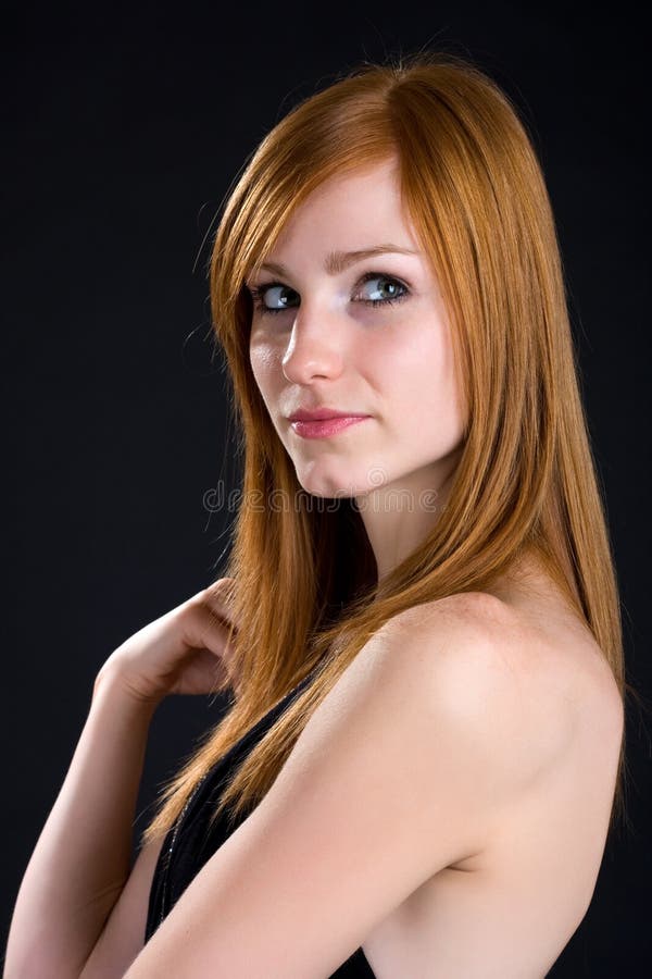 Retrato Sexy Da Mulher Do Redhead Imagem De Stock Imagem De Sardas Bonito 11091935 