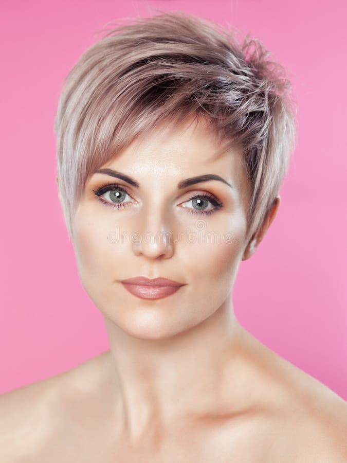 PIXIE HAIRCUT - Tutorial Corte Feminino Bem Curto