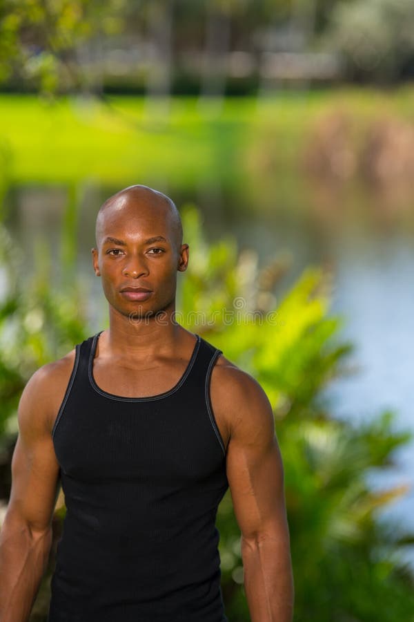 Retrato de un modelo afroamericano hermoso fotos de archivo libres de regalías