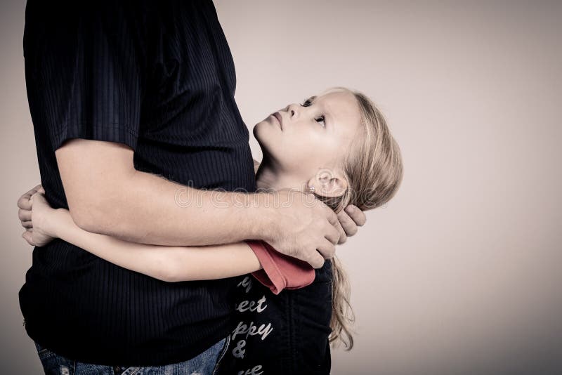 Насилие отцом дочки