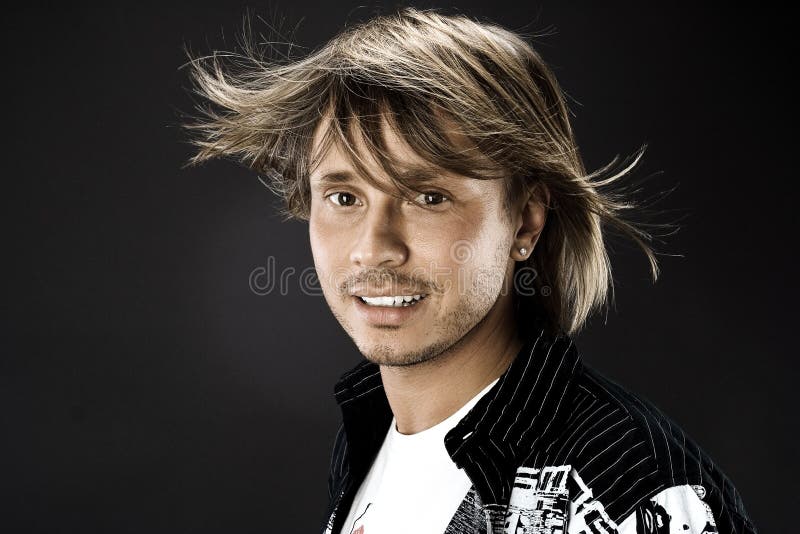 Retrato del hombre hermoso joven foto de archivo libre de regalías