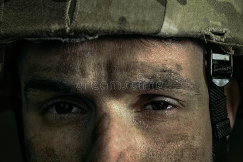 Retrato del soldado de sexo masculino joven imagen de archivo libre de regalías Retrato del soldado de sexo masculino joven imagen de archivo libre de regalías