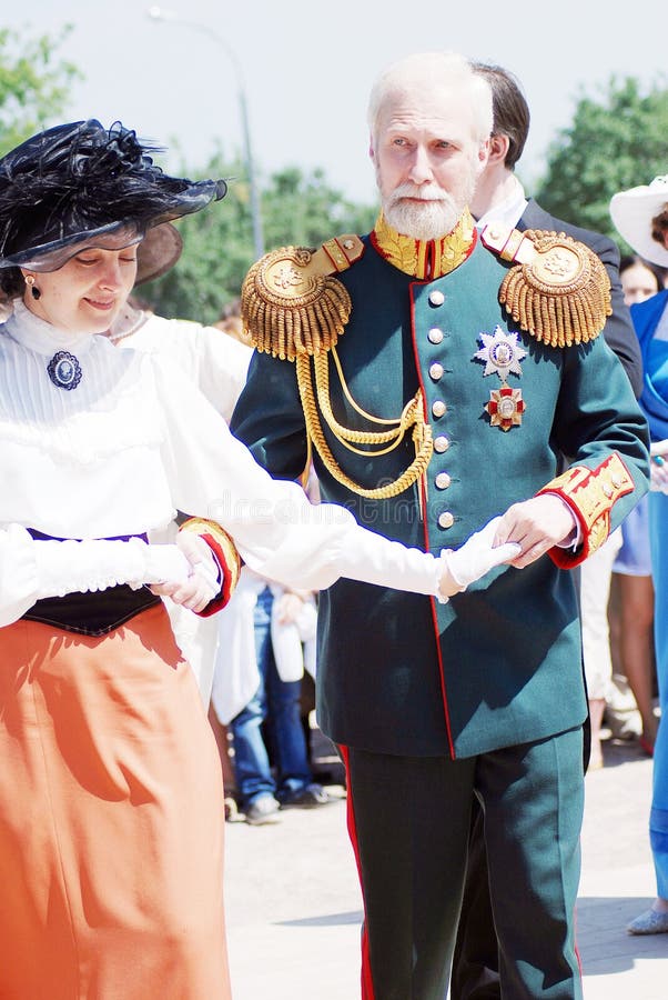 Retrato do homem e da mulher da dança imagem de stock Retrato do homem e da mulher da dança imagem de stock