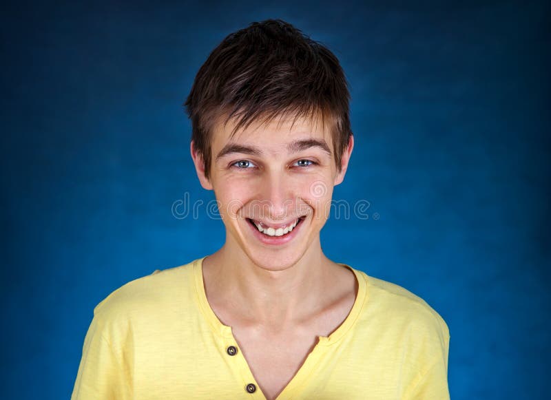 Retrato do homem novo imagem de stock Retrato do homem novo imagem de stock