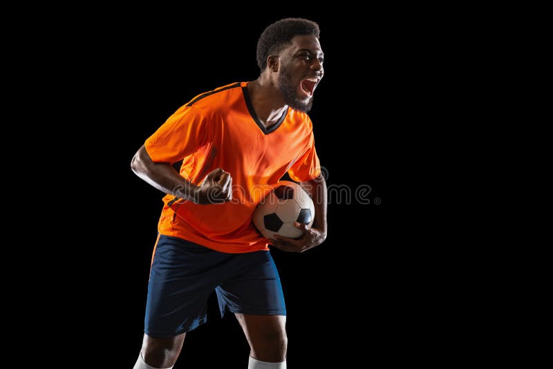 Emoções Do Vencedor. Jogador De Basquete Jovem Afro-americano Da Equipe  Vermelha Na Ação E Luzes De Néon Sobre O Fundo Escuro Do Estúdio. Conceito  Do Esporte, Do Movimento, Da Energia E Do