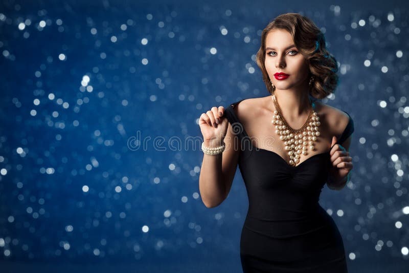 Retro Fashion Model, Old Fashioned Woman Beauty Portrait, Hairstyle Makeup Luxury Jewelry