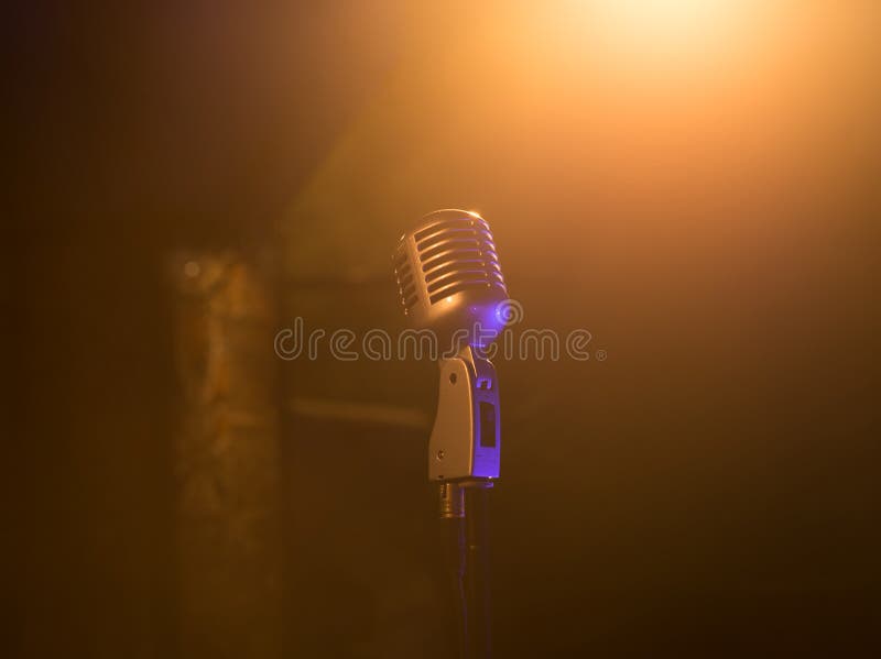 Retro mikrofon mic, yrkesmässig utrustning konsert royaltyfri fotografi Retro mikrofon mic, yrkesmässig utrustning konsert royaltyfri fotografi