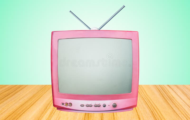 Hãy cùng tôi thưởng thức khung hình với nền hồng đang phát sóng trên TV và cảm nhận được một không gian thưởng thức âm nhạc lãng mạn.