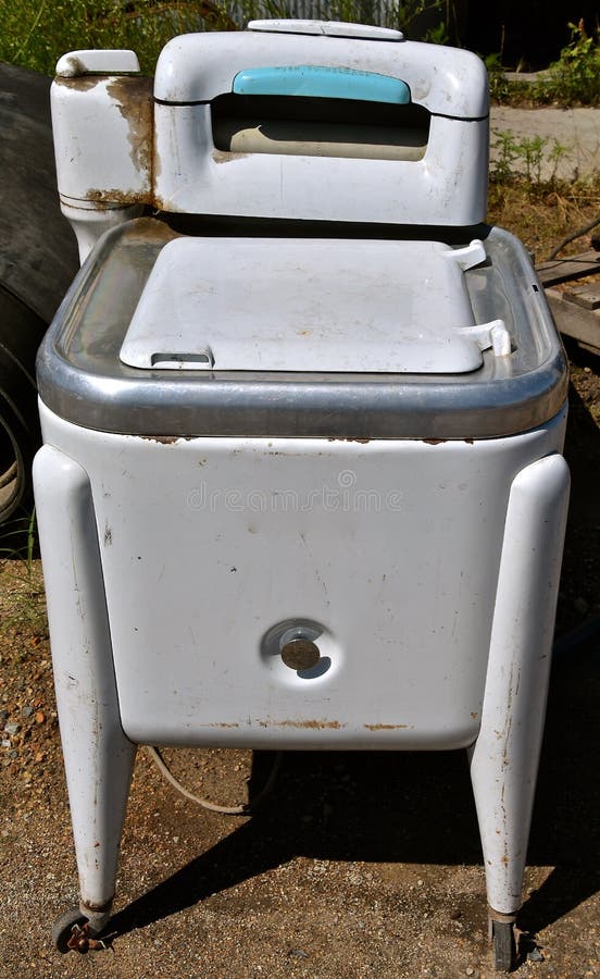 Old Wringer Washing Machine Photos Free Royalty Free Stock Photos From Dreamstime