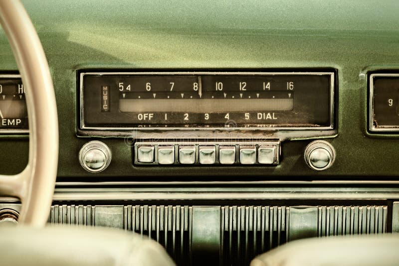 Retro projektujący wizerunek stary samochodowy radio