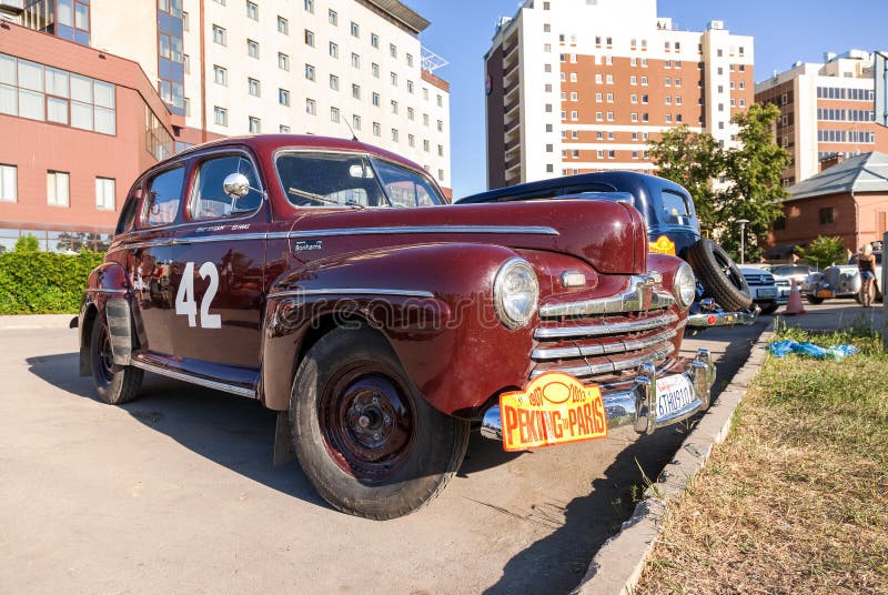 Retro samochodowi Ford Super Luksusowi 1946 rok zdjęcie royalty free