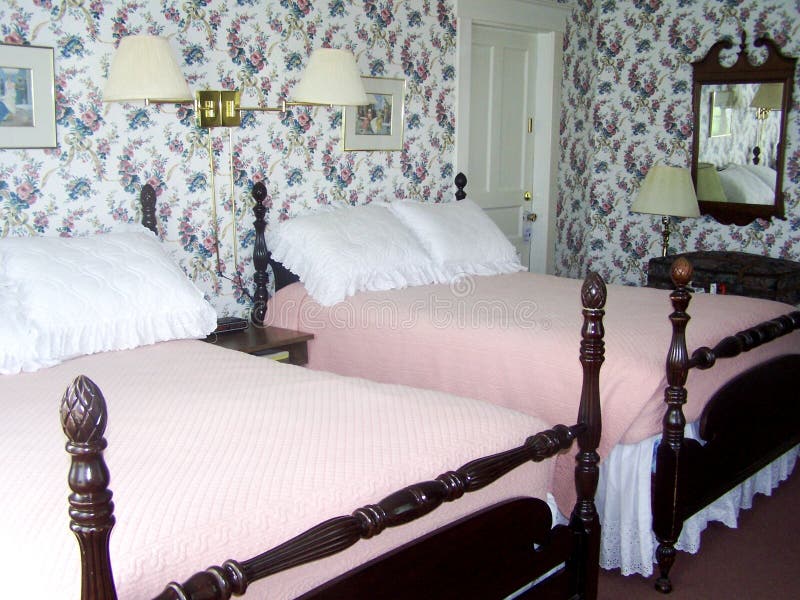 Retro- Schlafzimmer stockbild. Bild von wand, horizontal - 8354043