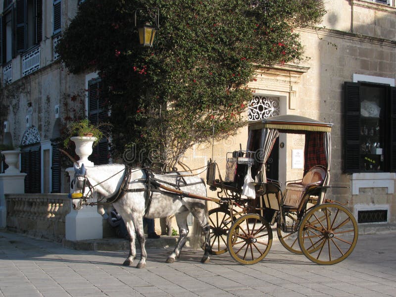 Rullaggio Piano Della Retro Livrea Di Malta Dell'aria Sull'aeroporto Di Monaco Di Baviera, MUC