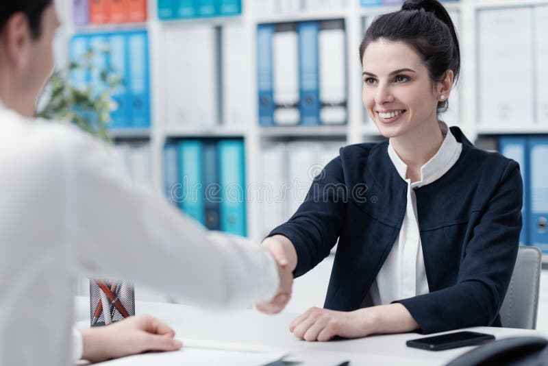 Reuni?o de neg?cio no escrit?rio imagem de stock royalty free Reuni?o de neg?cio no escrit?rio imagem de stock royalty free