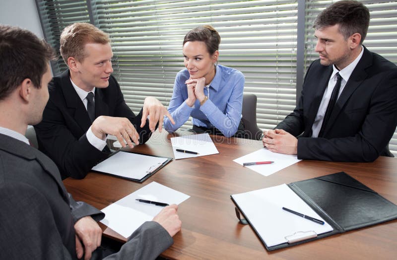 Reunião de negócio no escritório foto de stock Reunião de negócio no escritório foto de stock