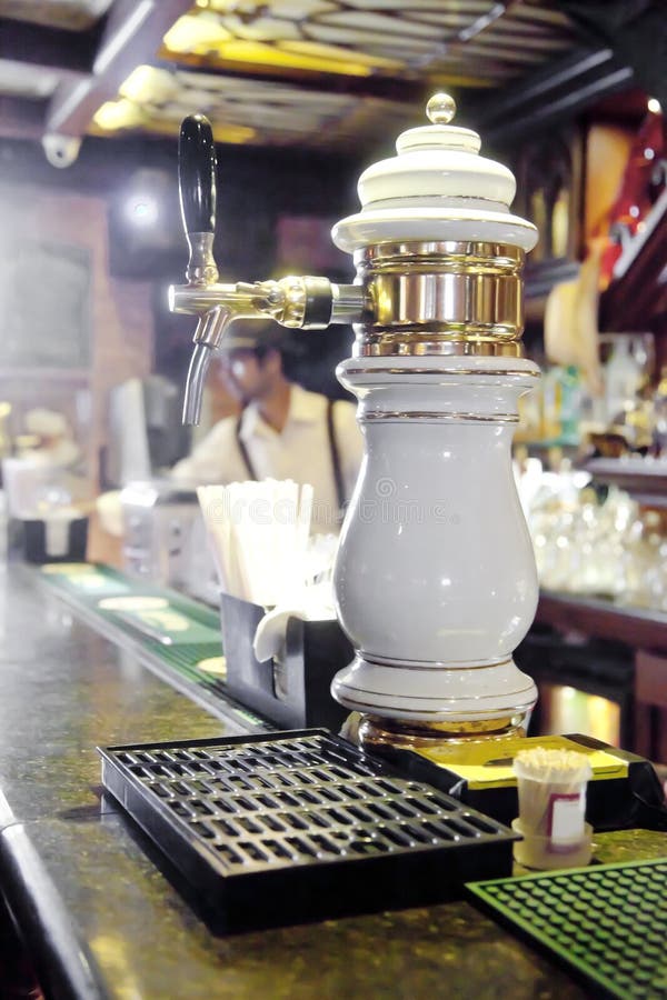 Nozzle and beer pint stock photo. Image of foam, nozzle 24768558