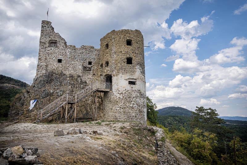 Zřícenina hradu Reviste, Slovensko