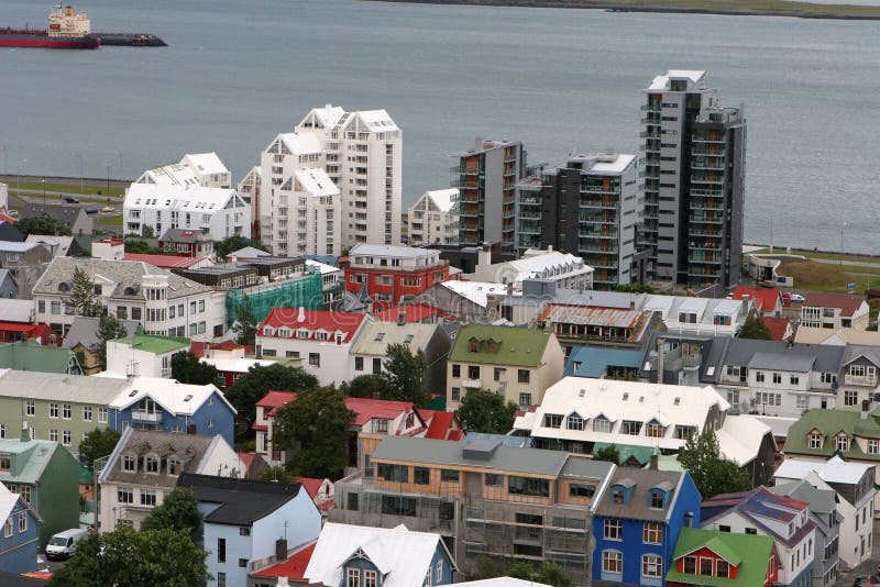 Reykjavik from the air 02