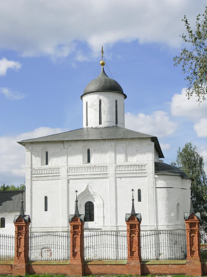 Rezurekcyjna katedra w Volokolamsk Kremlin, Moskwa region obraz stock Rezurekcyjna katedra w Volokolamsk Kremlin, Moskwa region obraz stock