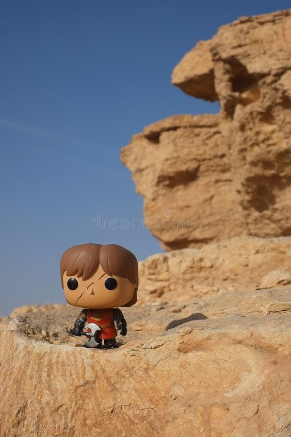 Riad/Saudi-Arabien - 15. Februar 2019: Knall Funko-Spielzeugmodell von zerschnittenem gegenübergestelltem Tyrion Lannister mit Ax stockfoto Riad/Saudi-Arabien - 15. Februar 2019: Knall Funko-Spielzeugmodell von zerschnittenem gegenübergestelltem Tyrion Lannister mit Ax stockfoto