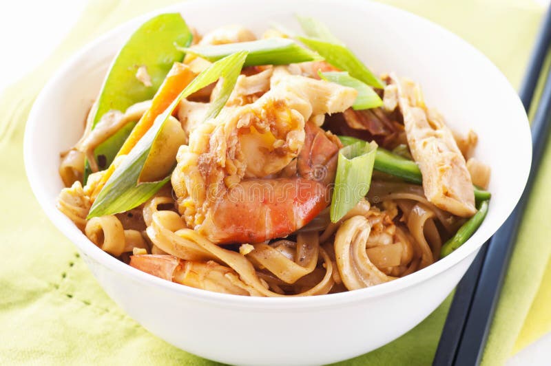 Rice noodles with prawns stock image. Image of indonesian 23276751