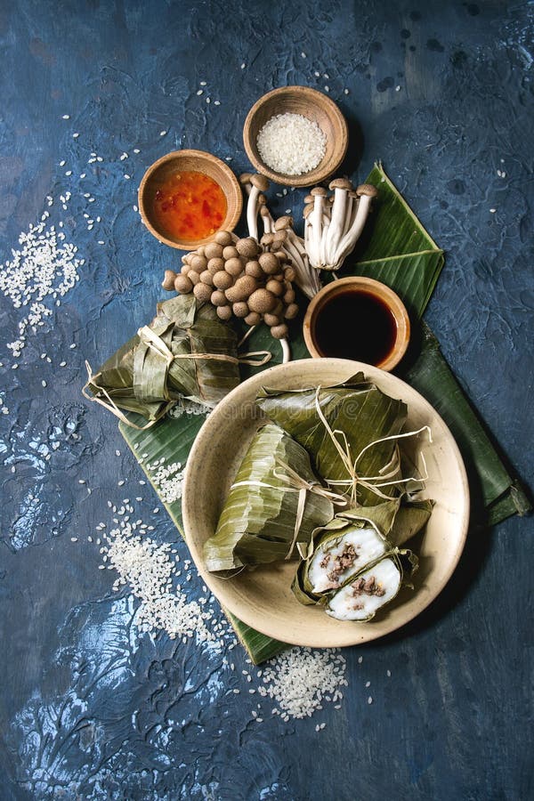 Rice piramidal dumplings