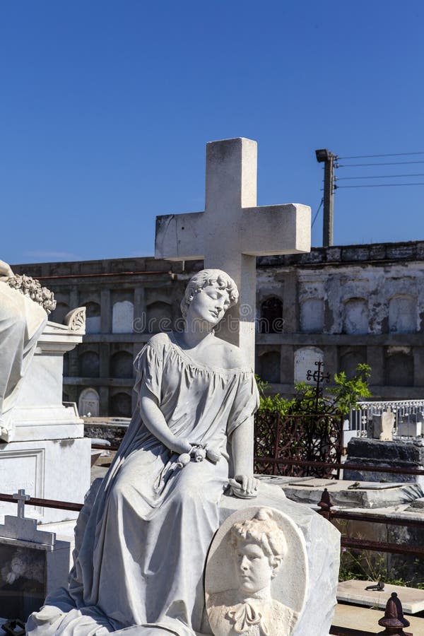 Rich decorated grave at the Roman Catholic Cementerio la Reina cemetery in Cienfuegos, Cuba stock images Rich decorated grave at the Roman Catholic Cementerio la Reina cemetery in Cienfuegos, Cuba stock images