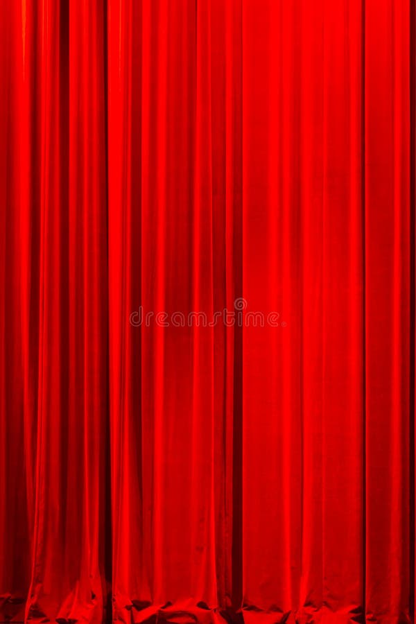 Rideau rouge élégant en théâtre de velours photographie stock libre de droits Rideau rouge élégant en théâtre de velours photographie stock libre de droits
