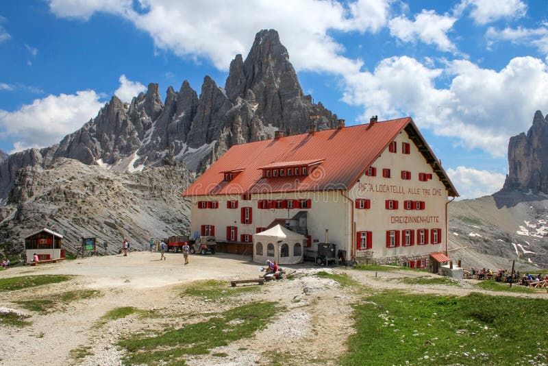 Rifugioen Locatelli Och Tre Cime Di Lavaredo, Dolomites ...