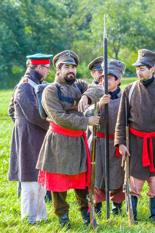 Rimessa in vigore della battaglia di Borodino fra Russo fotografia stock Rimessa in vigore della battaglia di Borodino fra Russo fotografia stock