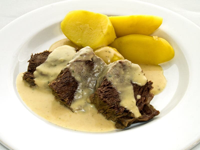 Rindfleisch Mit Meerrettich Und Kartoffeln Stockbild - Bild von teller ...