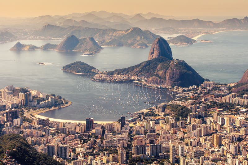 Rio de Janeiro, Brasilien Suggar Laib- und Botafogo-Strand angesehen von Corcovado