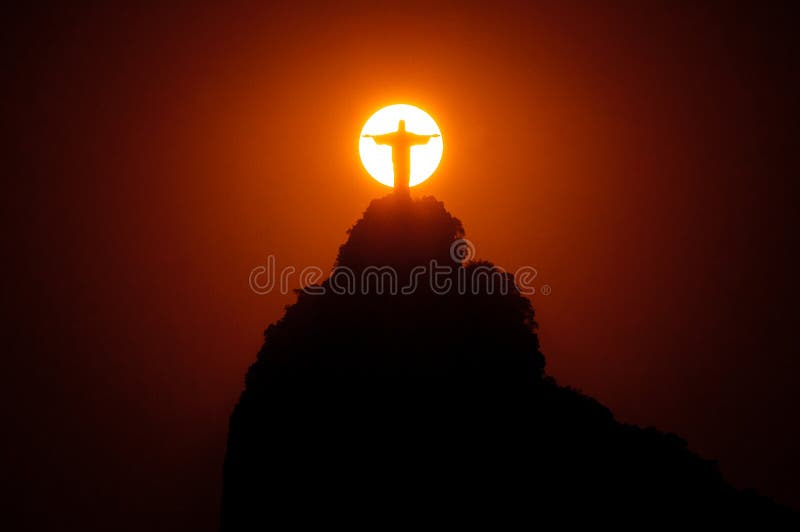 christ the redeemer moon