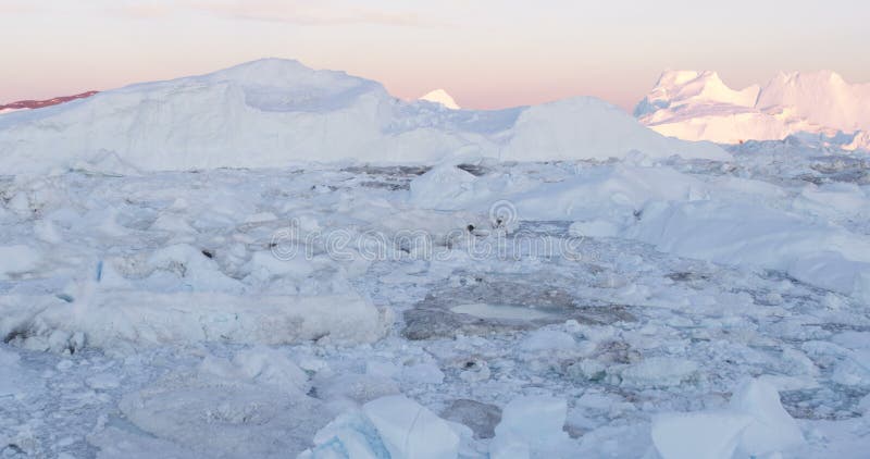 Riscaldamento globale - Iceberg groenlandese - Iceberg paesaggio dell'isola di Ilulissat - Ifjord con iceberg