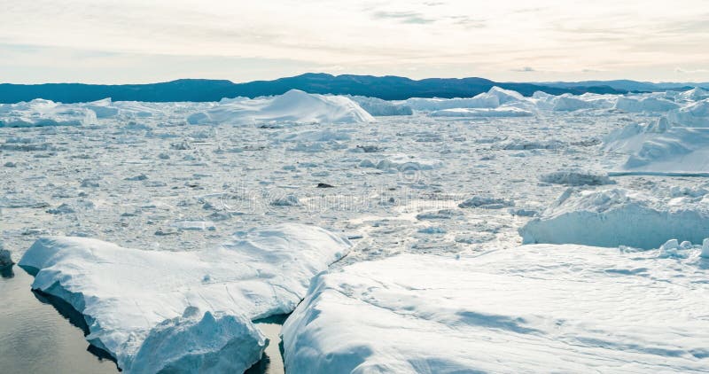 Riscaldamento globale: iceberg paesaggio di ilulissat icefjord con iceberg